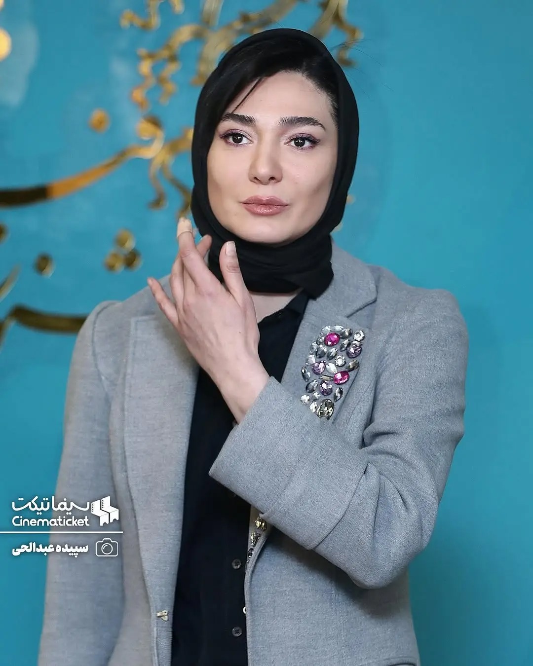 چهره ها/ «مینا وحید» ، کلافه از قضاوت‌ها یا در حال فرار از حاشیه؟