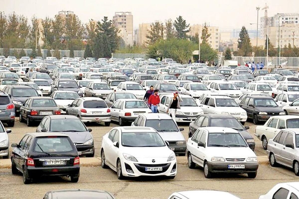 بی‌ثباتی قیمت‌ها و نبود چشم‌اندازی روشن برای خریداران و فروشندگان خودرو