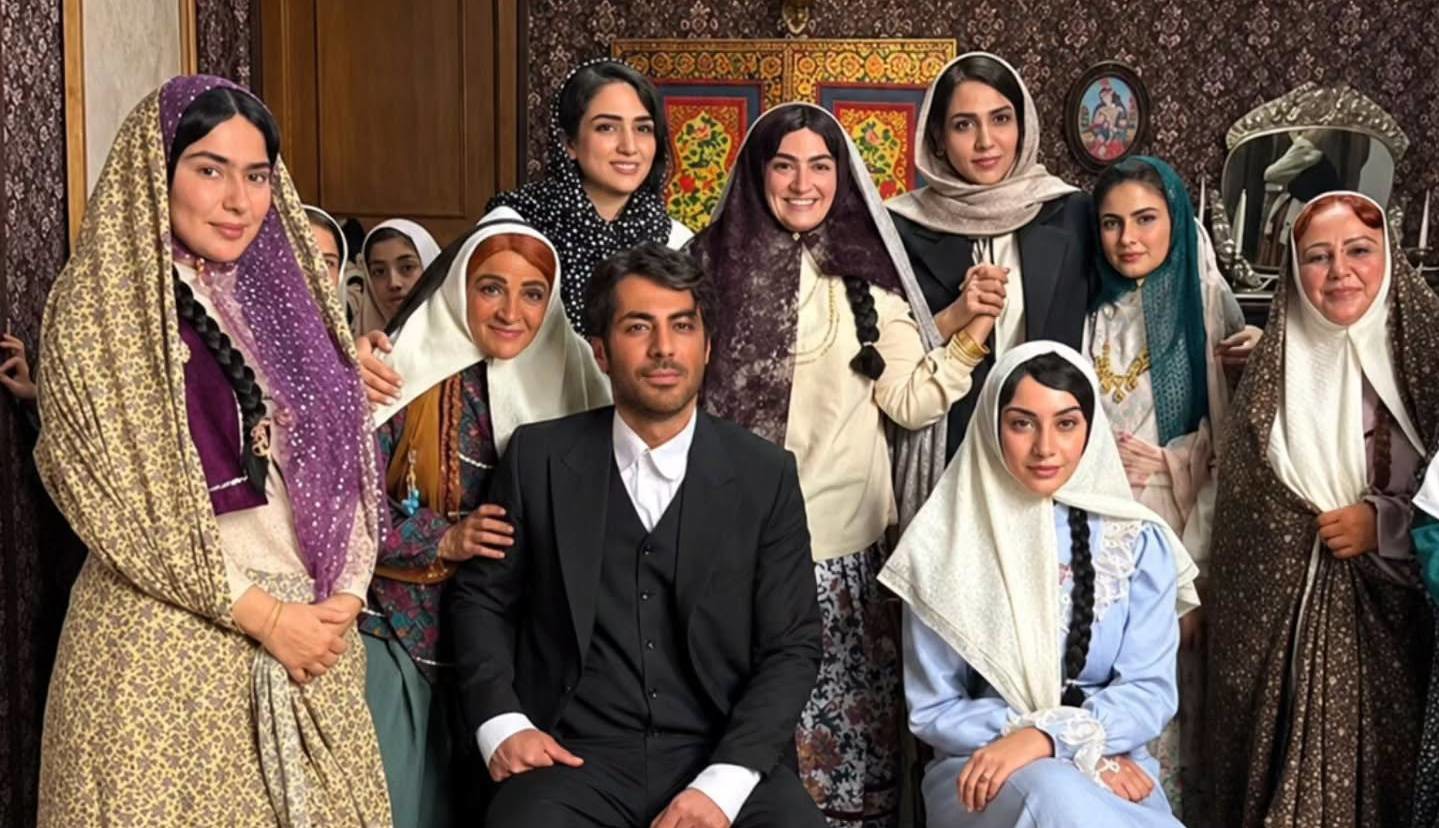 چهره ها/ چند قاب تماشایی از بازیگران در پشت‌صحنه سریال «بامداد خمار»