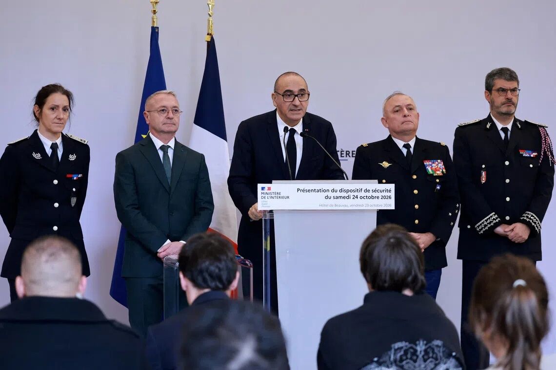 فرانسه ۷۰ هزار نیروی امنیتی در خیابان‌ها مستقر می‌کند